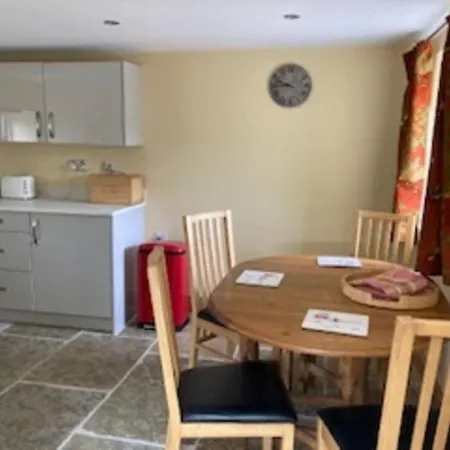 Cosy 2-bed With Garden Near Carlisle Holiday home *